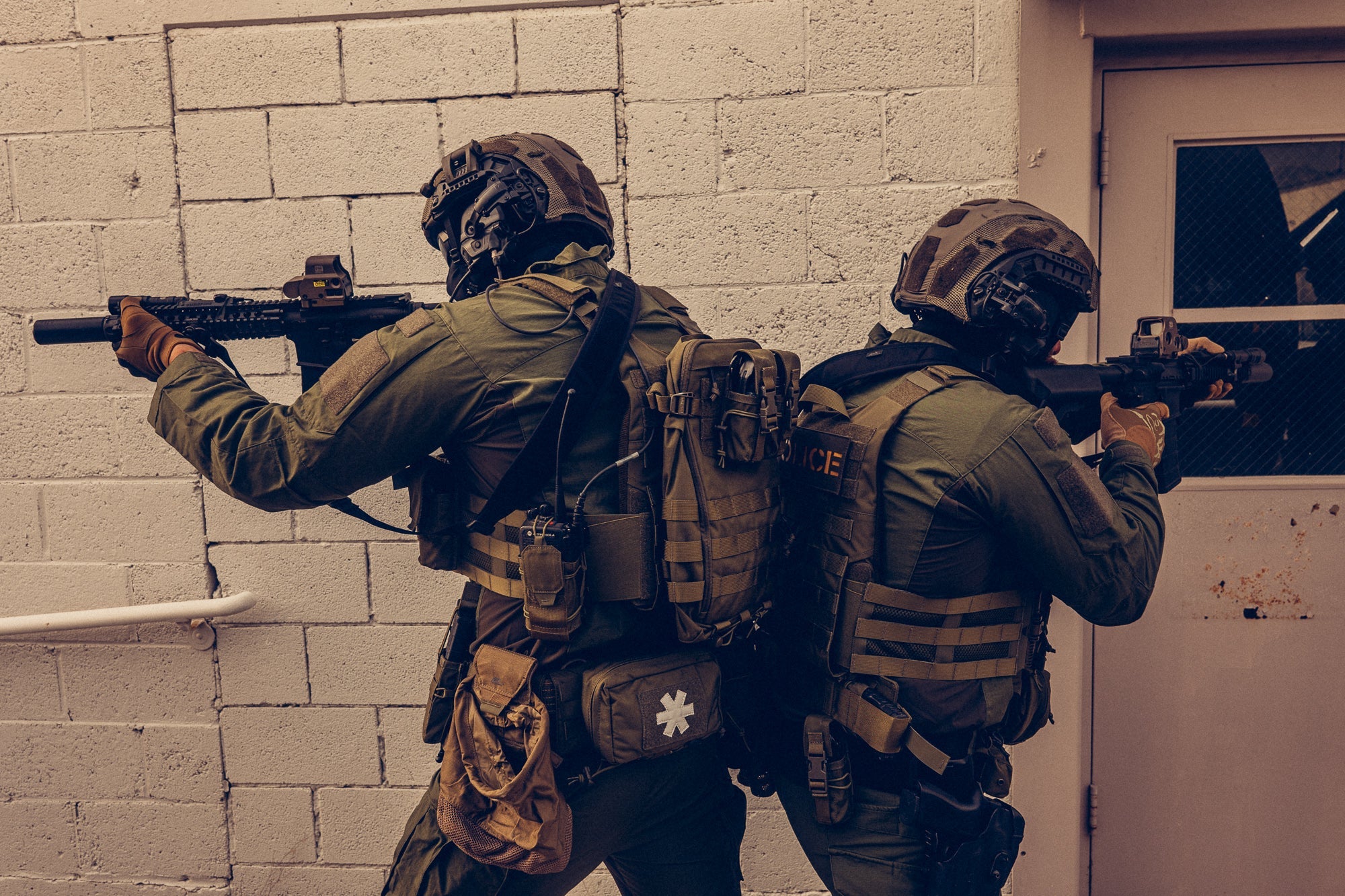 תיקי גב, תיקי גב טקטיים, תיקי גב לטיולים, תיקי גב לעבודה, תיק גב עמיד, תיק גב איכותי