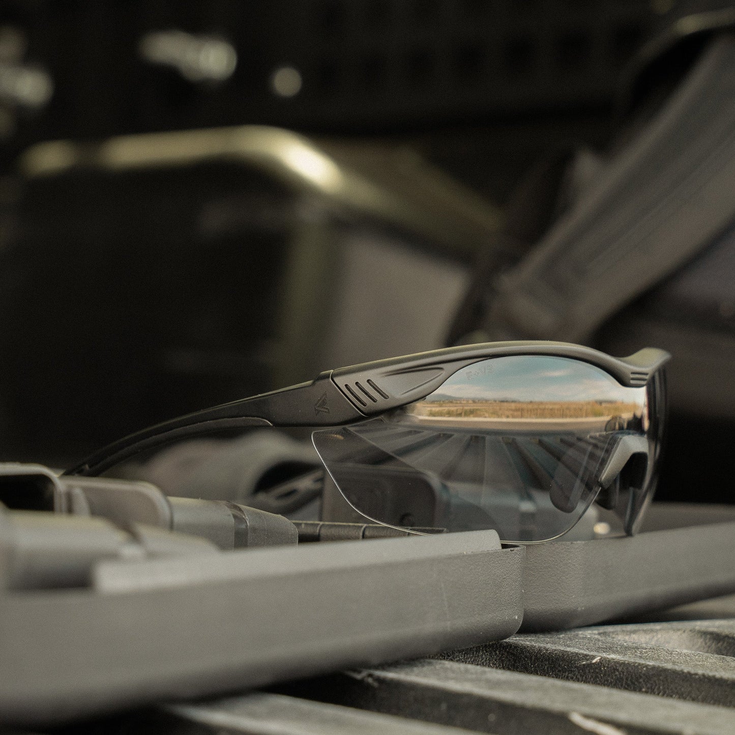 Edge Eyewear - מארז קשיח טקטי עם חיבור MOLLE למשקפיים | Time To EDC - חמושים IL | timetoedc.com